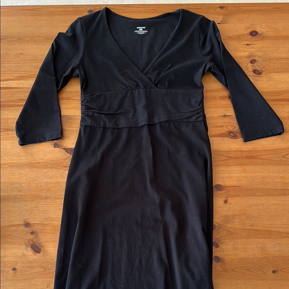 Patagonia V-neck Black Dress - Size Small 👗